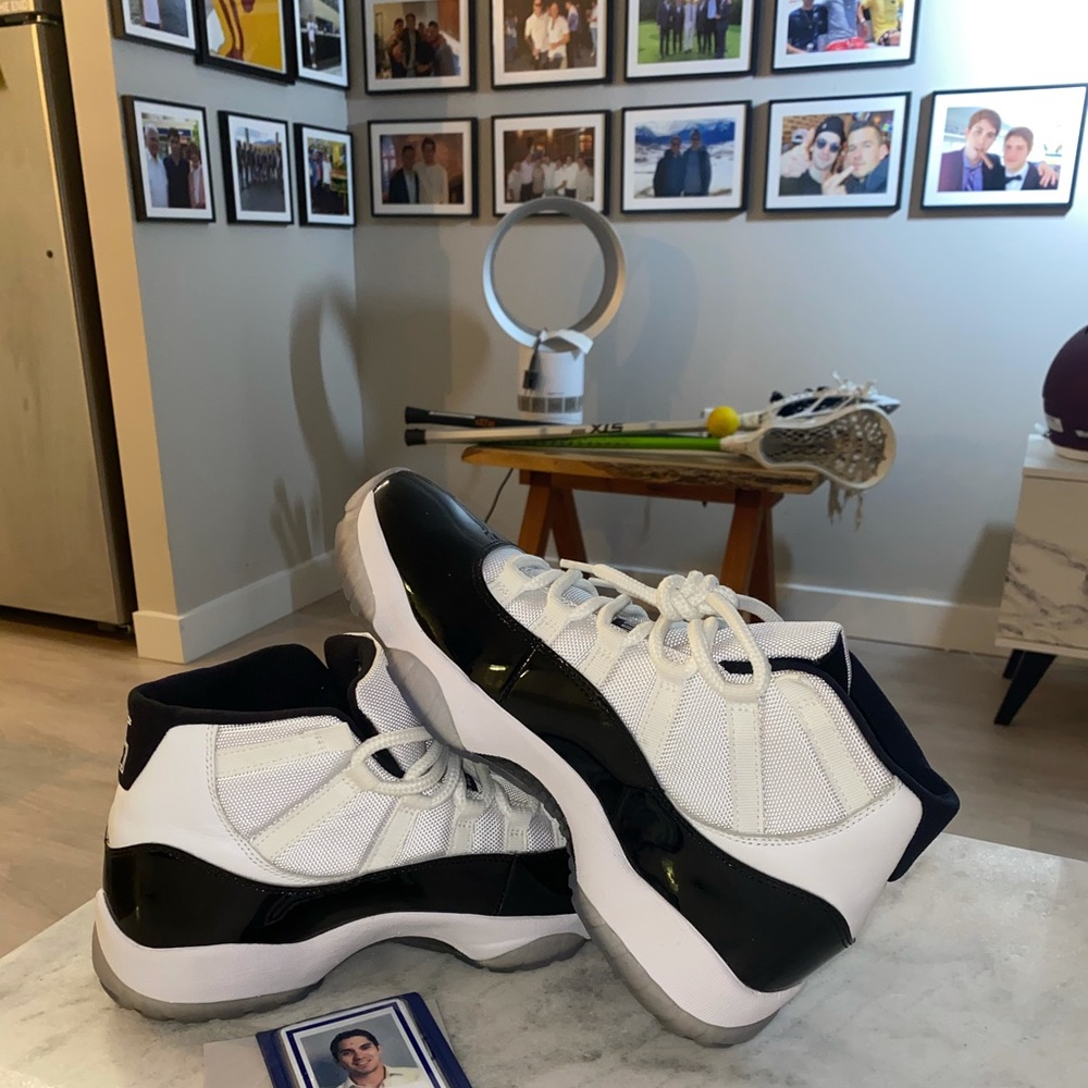 Jordan 11 Retro Concords - Size 10